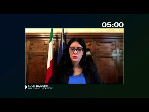 Lucia Azzolina: &quot;L&#039;emergenza ha riportato la scuola al centro dell&#039;attenzione del Paese&quot;